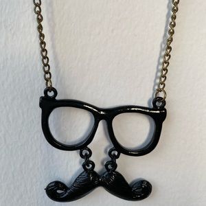 NWOT Quirky long necklace